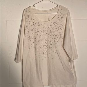 Catherine’s 18/20 white tunic top w/silver studs